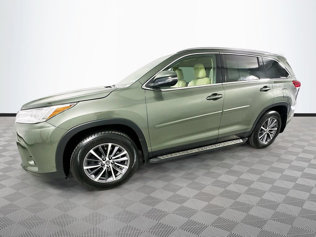 Used 2019 Toyota Highlander XLE w/ Protection Package #3 AWD/4WD image 6