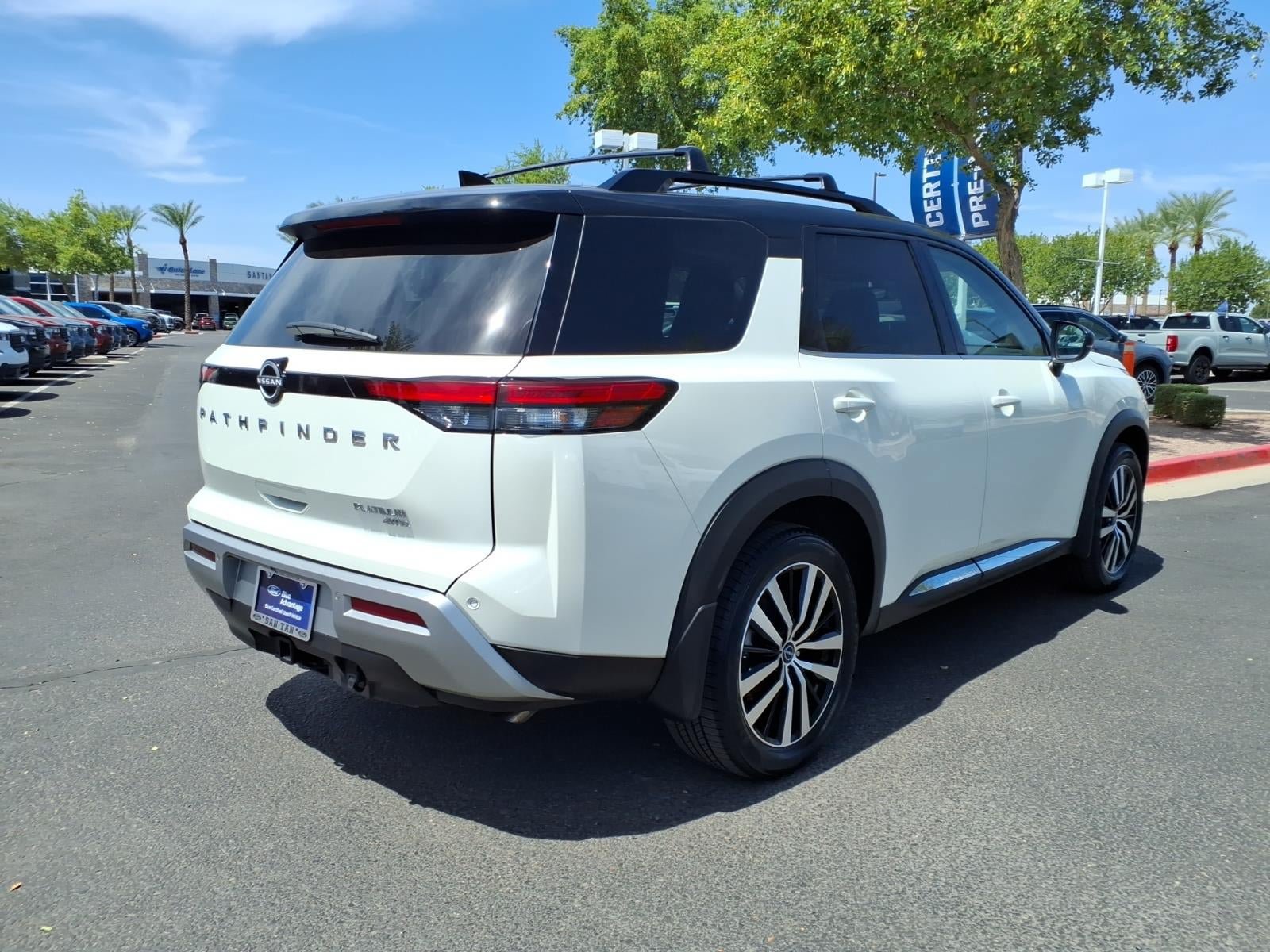 Used 2024 Nissan Pathfinder Platinum AWD/4WD image 4