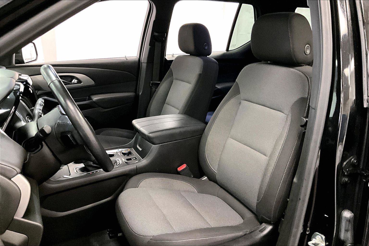 Used 2022 Chevrolet Traverse LT w/ LPO, Cargo Package image 24