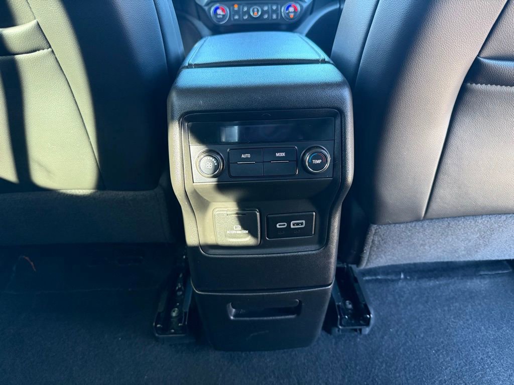 Used 2023 GMC Acadia SLT image 23