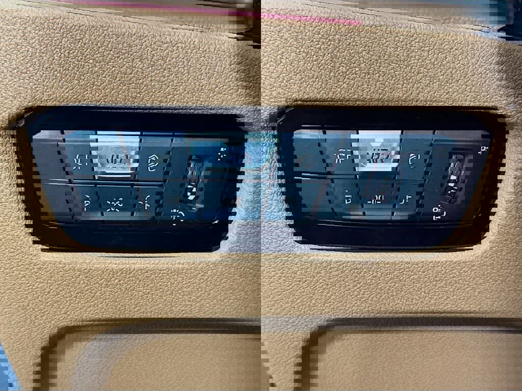 Used 2023 BMW 430i Convertible image 27