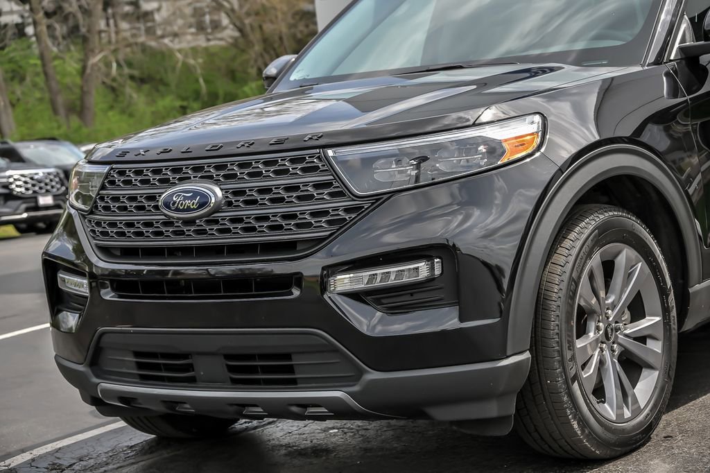 Certified 2024 Ford Explorer XLT w/ Equipment Group 202A AWD/4WD image 6