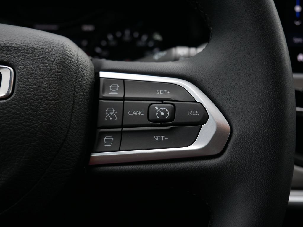 Used 2025 Jeep Compass Limited AWD/4WD image 18