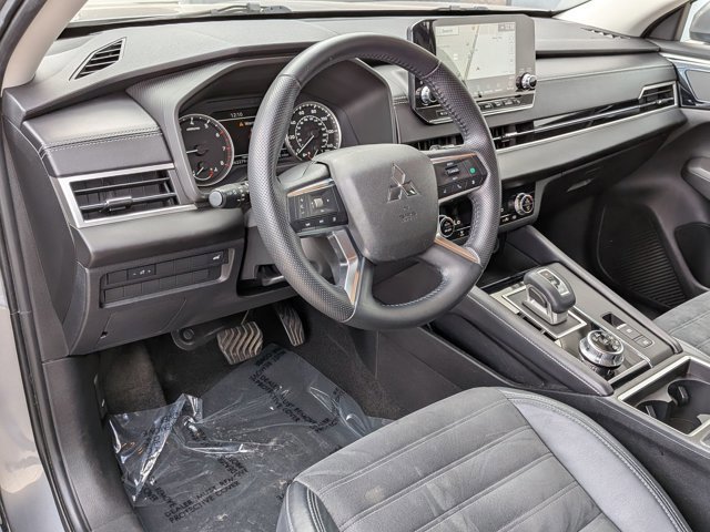 Used 2022 Mitsubishi Outlander SE image 18