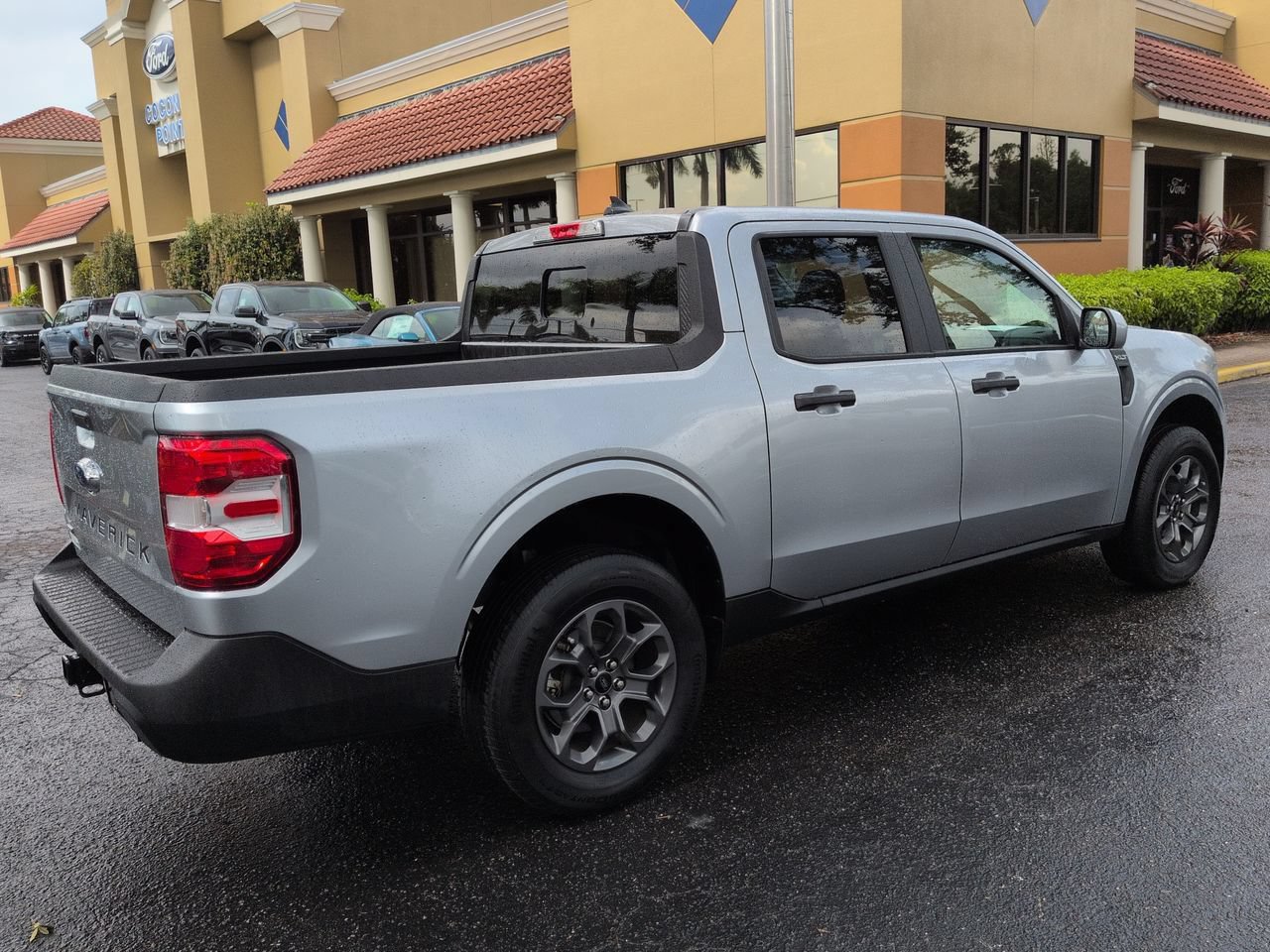 Certified 2022 Ford Maverick XLT w/ XLT Luxury Package FWD image 4