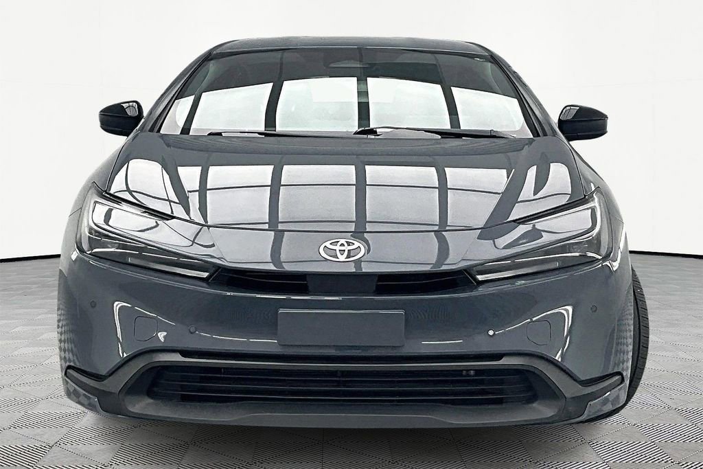 Used 2025 Toyota Prius LE FWD image 6