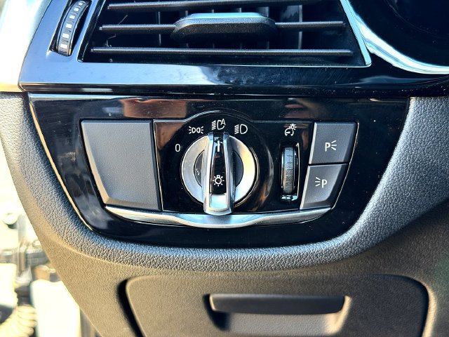 Used 2021 BMW 540i w/ M Sport Package RWD image 15