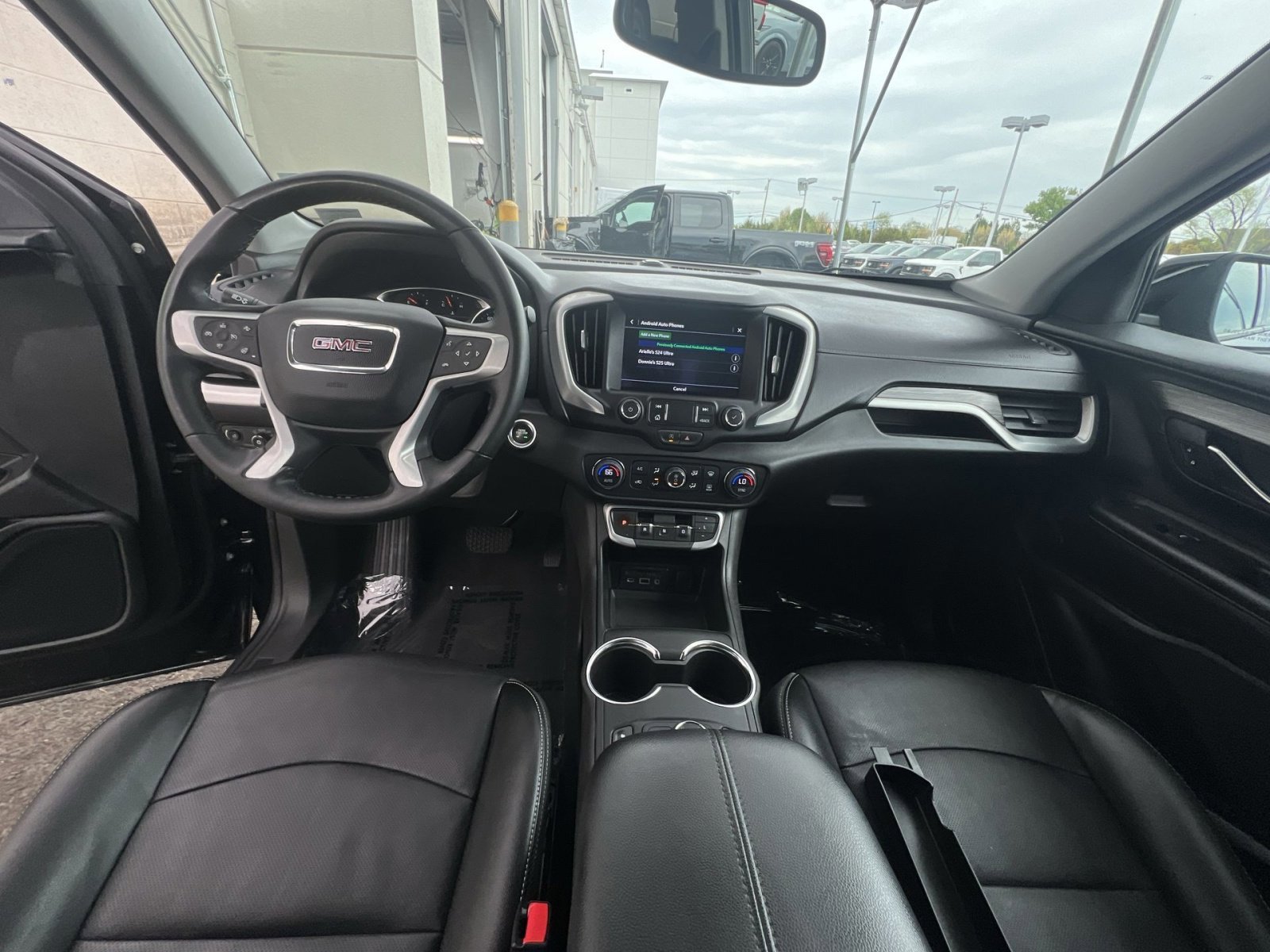 Used 2024 GMC Terrain SLT AWD/4WD image 30
