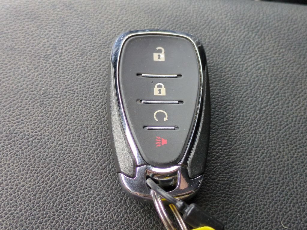 Used 2025 Chevrolet TrailBlazer LT AWD/4WD image 30