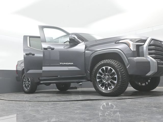 Used 2025 Toyota Tundra Limited AWD/4WD image 31