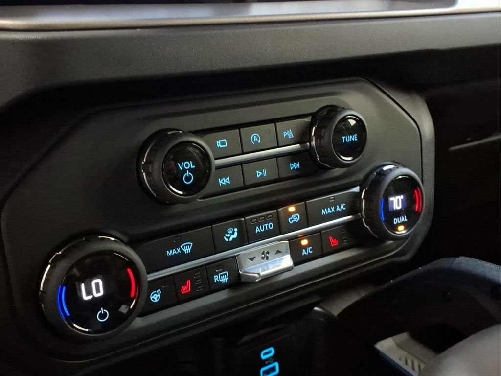 Certified 2025 Ford Bronco Outer Banks w/ Sasquatch Package AWD/4WD image 9