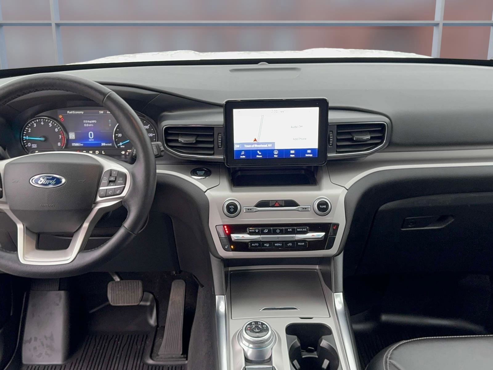 Certified 2022 Ford Explorer XLT w/ Equipment Group 202A image 12