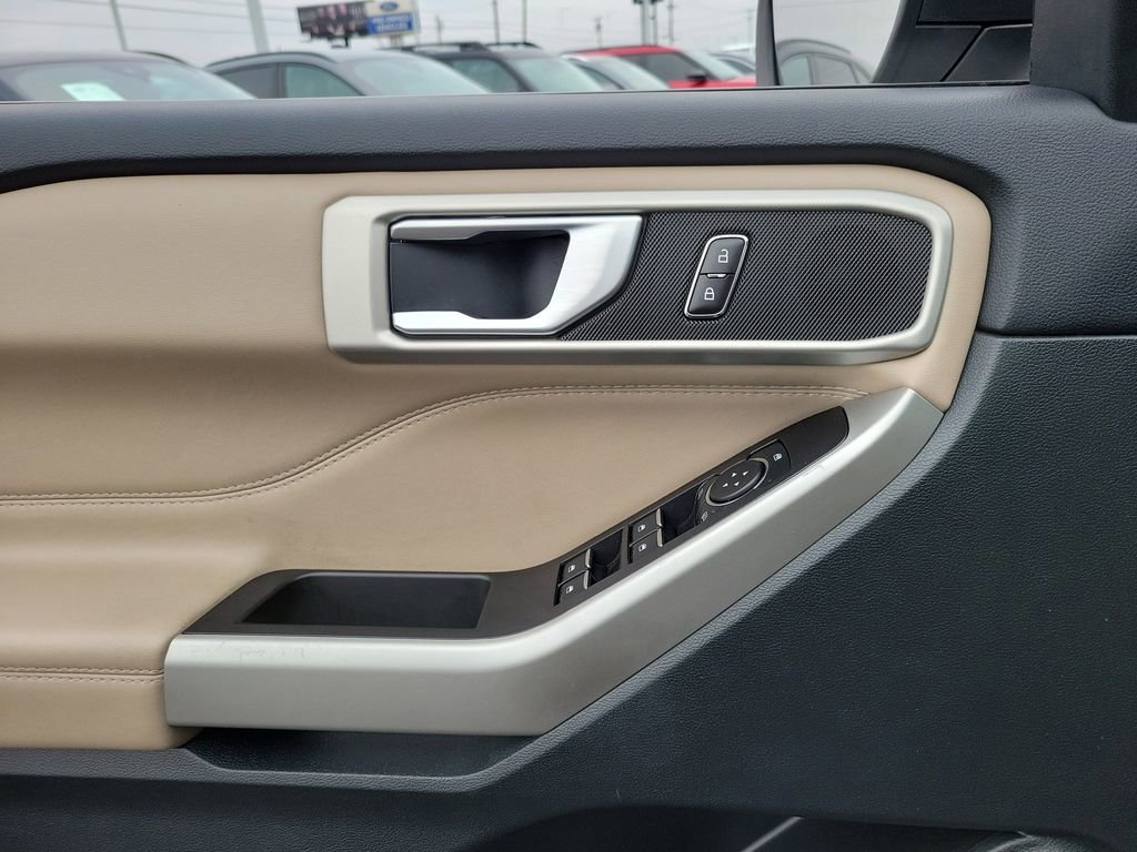 Certified 2023 Ford Explorer XLT w/ Equipment Group 202A image 18