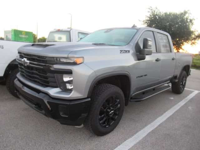 Used 2025 Chevrolet Silverado 2500 Custom w/ Custom Blackout Package AWD/4WD image 3