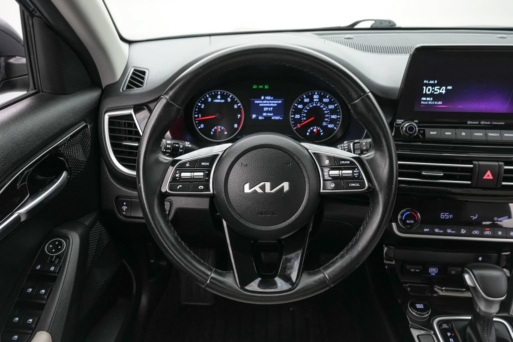 Used 2023 Kia Seltos EX AWD/4WD image 13