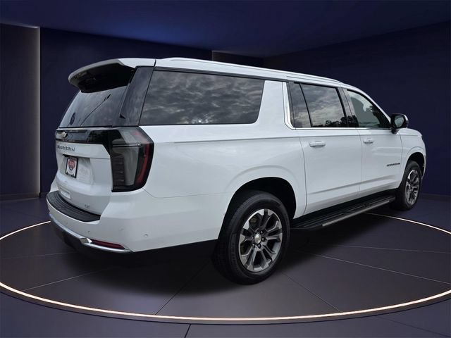 Used 2025 Chevrolet Suburban LT w/ Comfort Package RWD image 3
