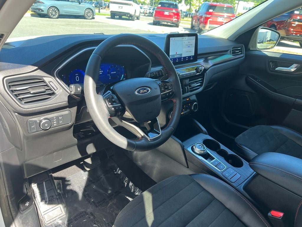 Certified 2022 Ford Escape SEL w/ SEL Stealth AWD Package image 24