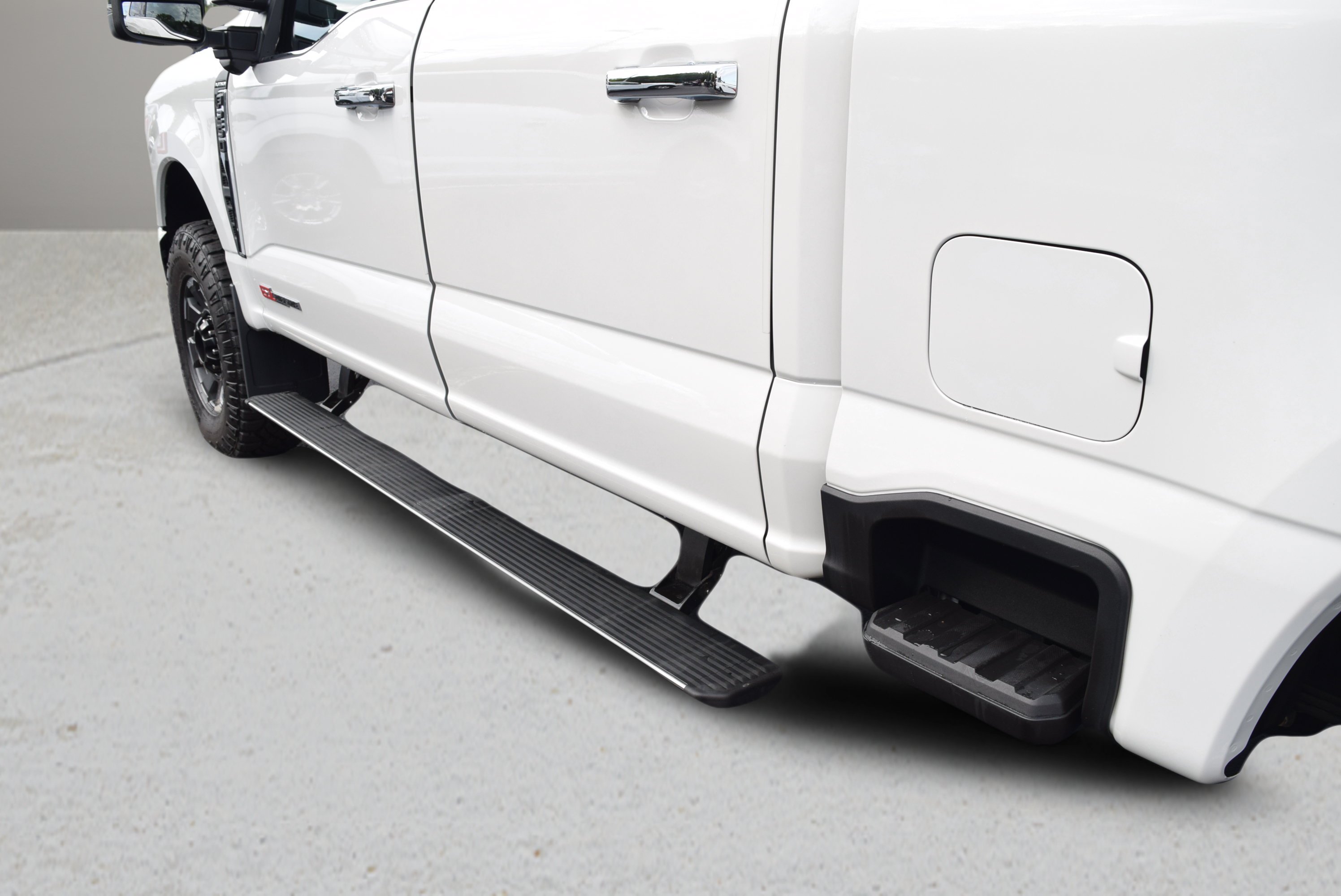 Certified 2024 Ford F250 Platinum w/ Tremor Off-Road Package AWD/4WD image 9