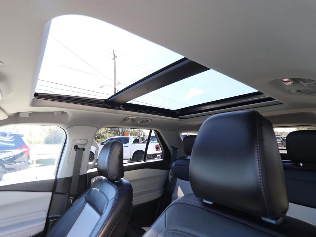 Certified 2023 Ford Explorer XLT w/ Equipment Group 202A image 9