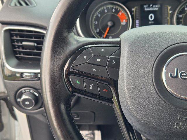 Used 2020 Jeep Cherokee Latitude Plus AWD/4WD image 29