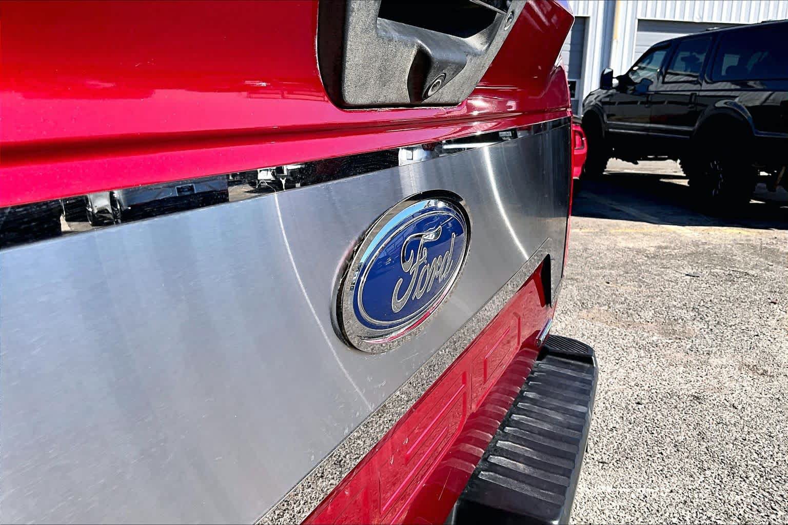 Certified 2018 Ford F150 XLT w/ Equipment Group 302A Luxury RWD image 31