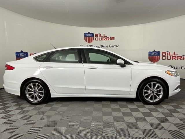 Certified 2017 Ford Fusion SE image 2