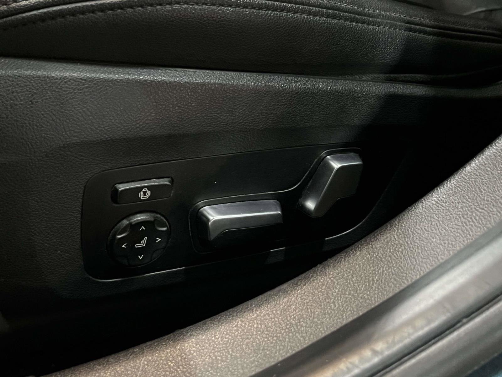 Used 2019 BMW 330i xDrive 330I XDRIVE w/ Premium Package image 17