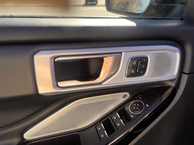 Certified 2022 Ford Explorer Platinum w/ Equipment Group 601A image 13