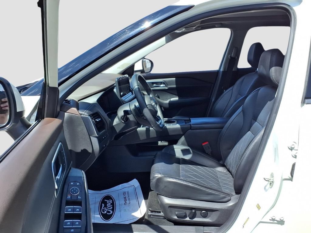 Used 2022 Nissan Rogue Platinum w/ Head-Up Display Package FWD image 25