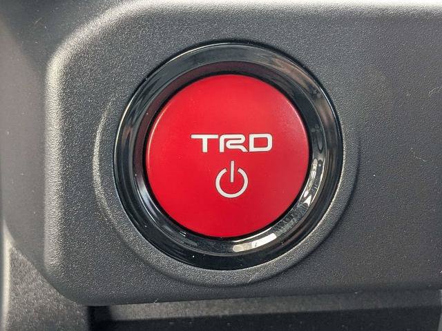 Used 2025 Toyota 4Runner TRD Off-Road Premium AWD/4WD image 32