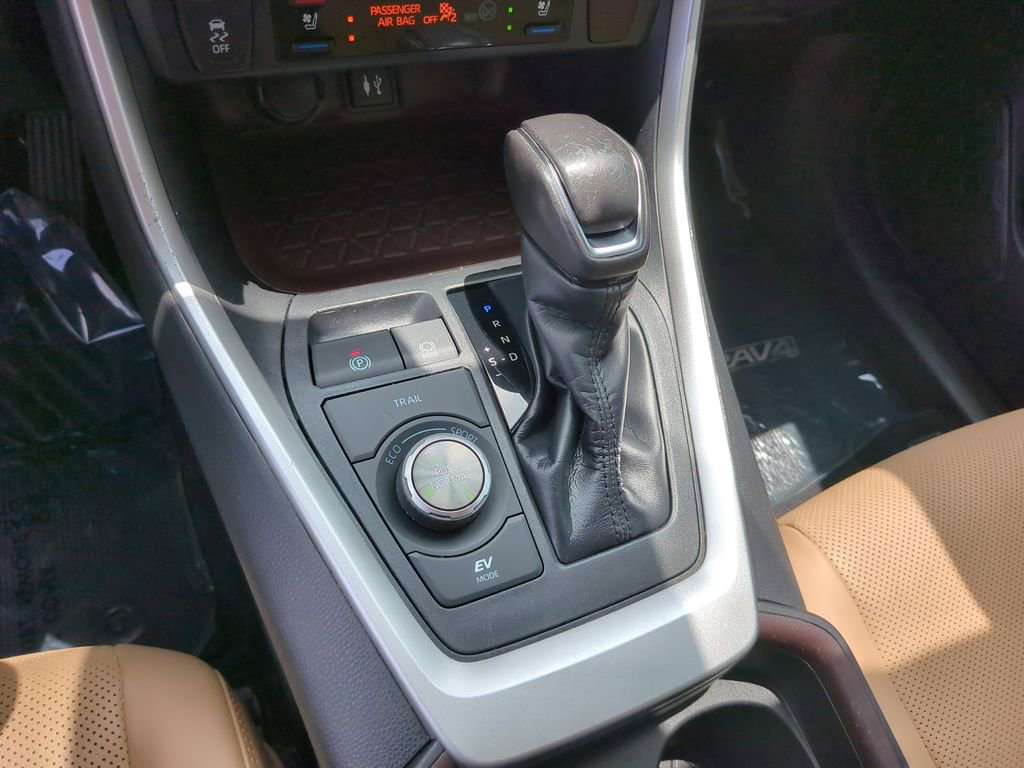 Used 2019 Toyota RAV4 Limited w/ Limited Grade Weather Package AWD/4WD image 26