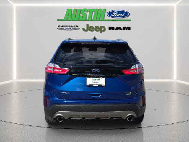 Certified 2020 Ford Edge SEL w/ Cold Weather Package FWD image 4