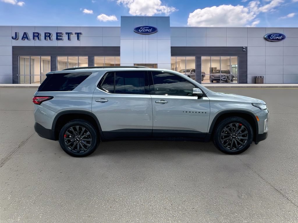 Used 2023 Chevrolet Traverse RS FWD image 8