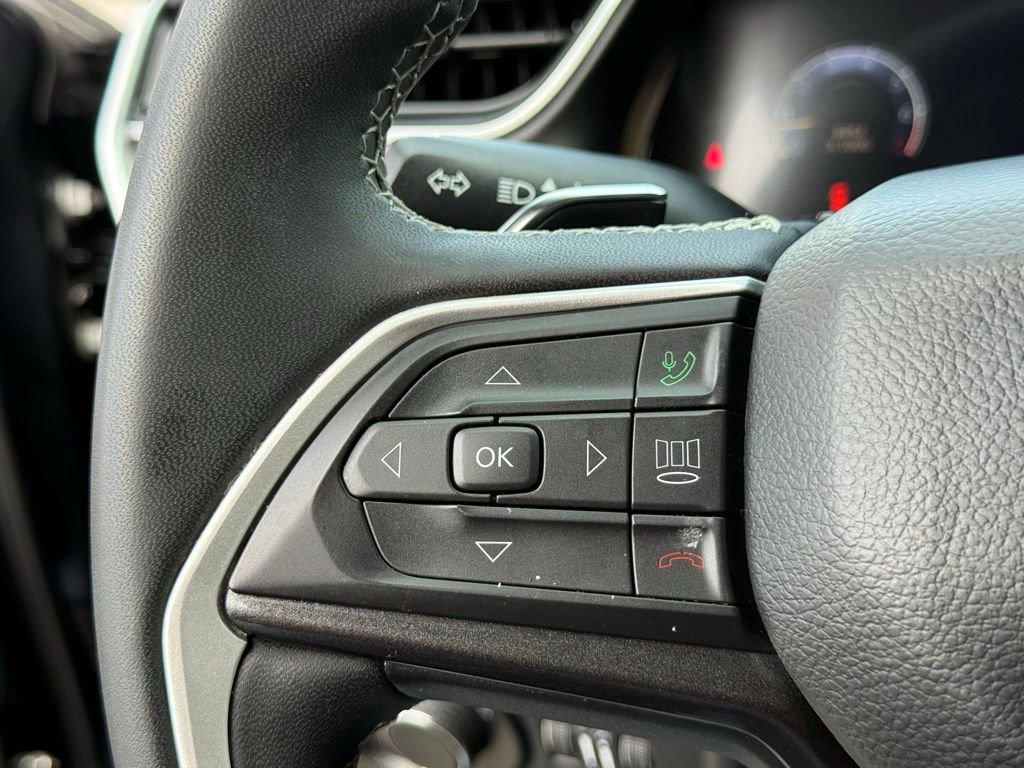 Used 2023 Jeep Grand Cherokee L Laredo AWD/4WD image 16