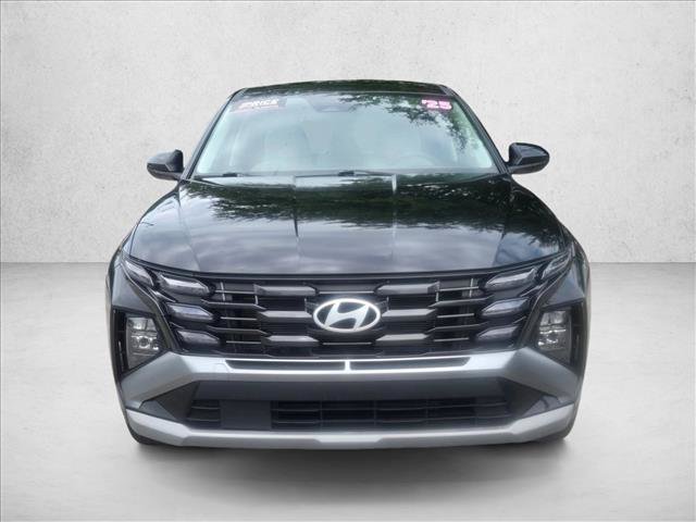 Used 2025 Hyundai Tucson SE AWD/4WD image 2