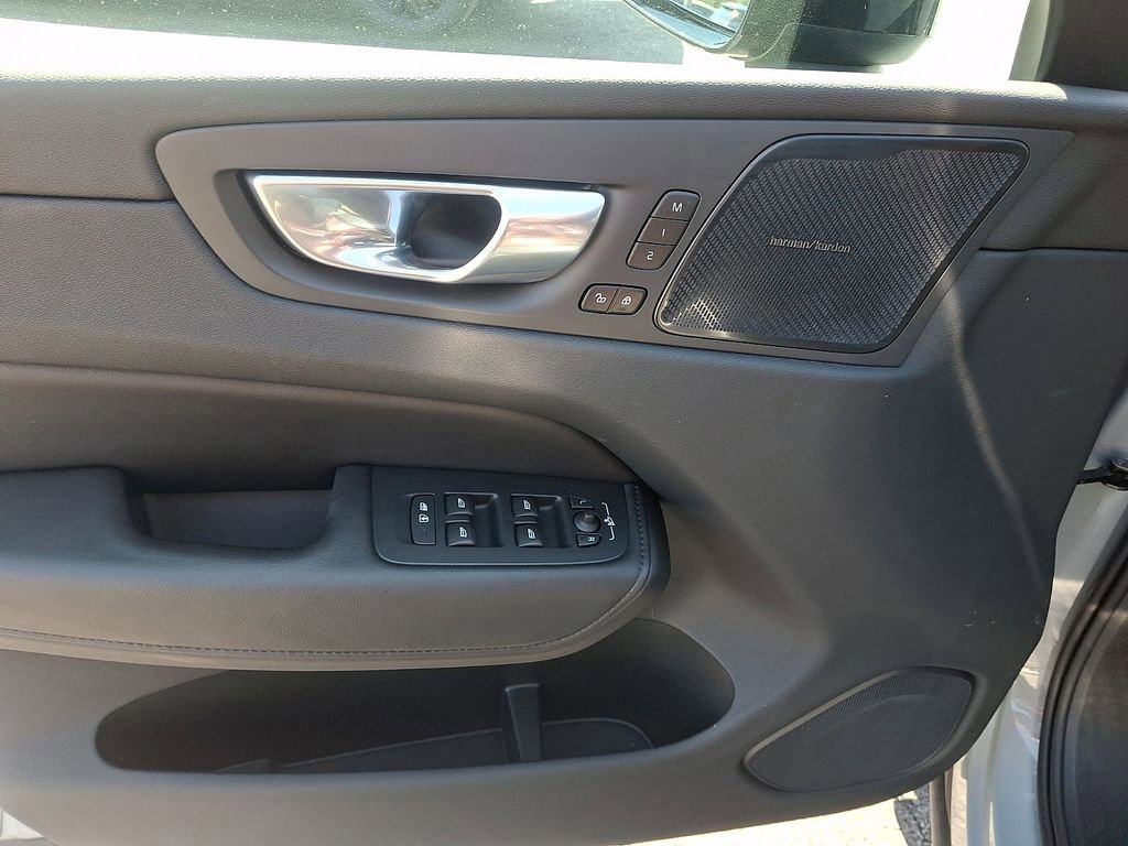 Used 2024 Volvo XC60 B5 Plus w/ Protection Package Premier AWD/4WD image 12