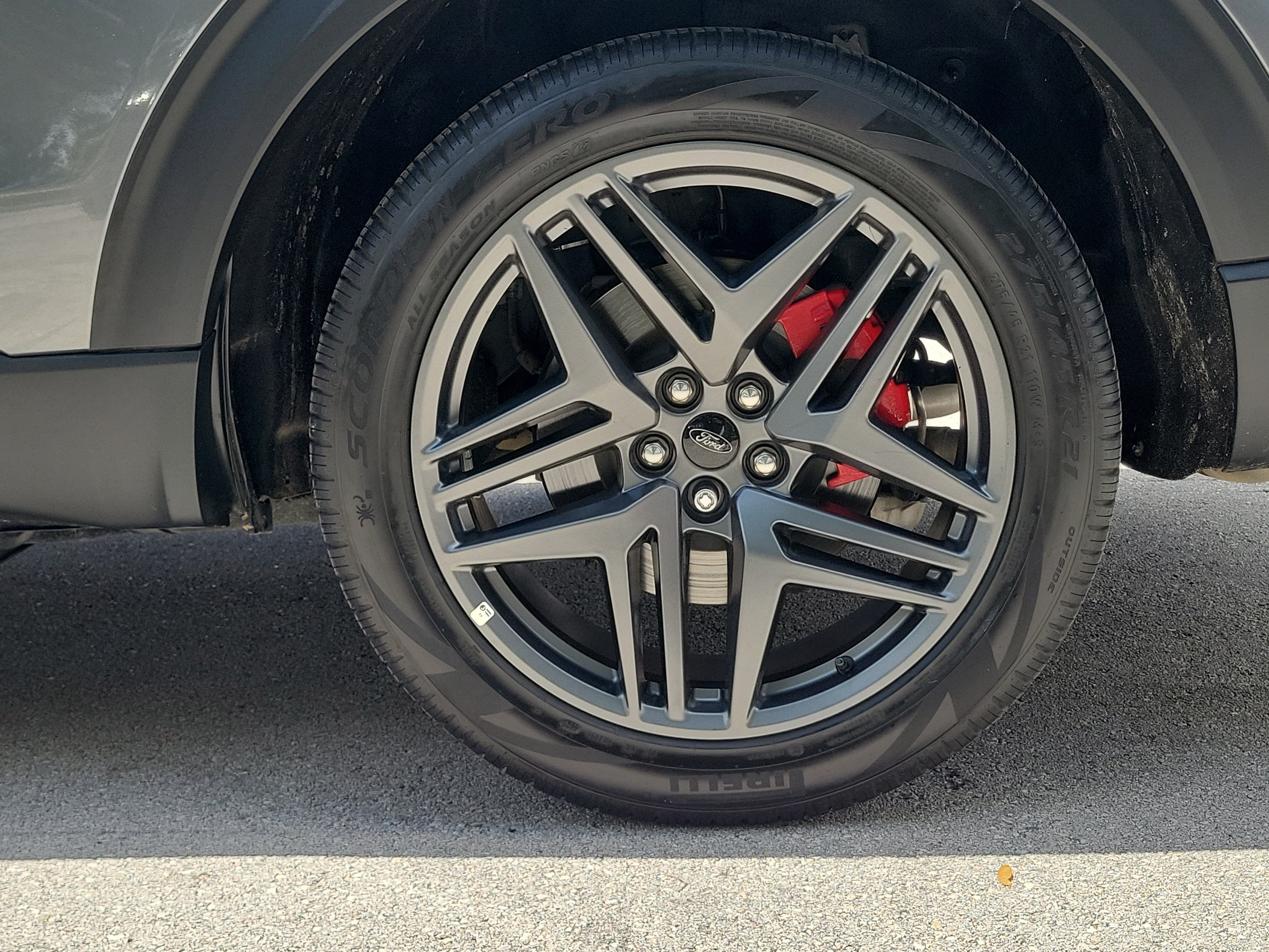 Certified 2025 Ford Explorer ST RWD image 27