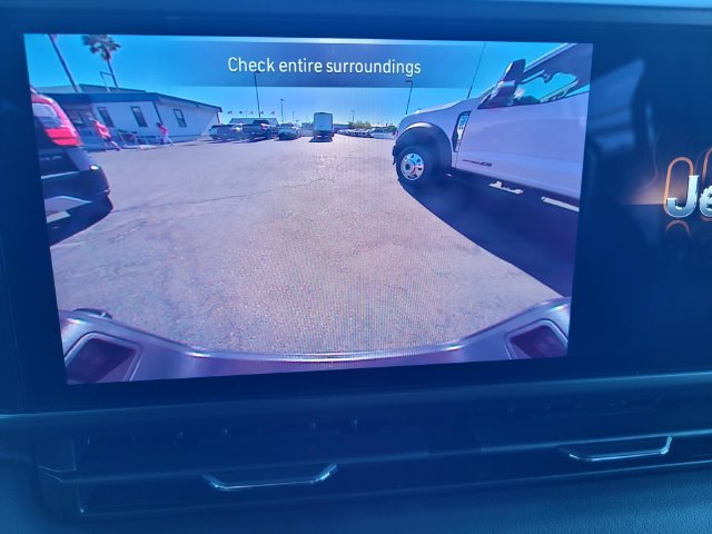Used 2025 Jeep Gladiator Sport AWD/4WD image 17