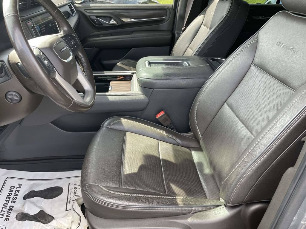 Used 2021 GMC Yukon Denali w/ Denali Premium Package AWD/4WD image 13