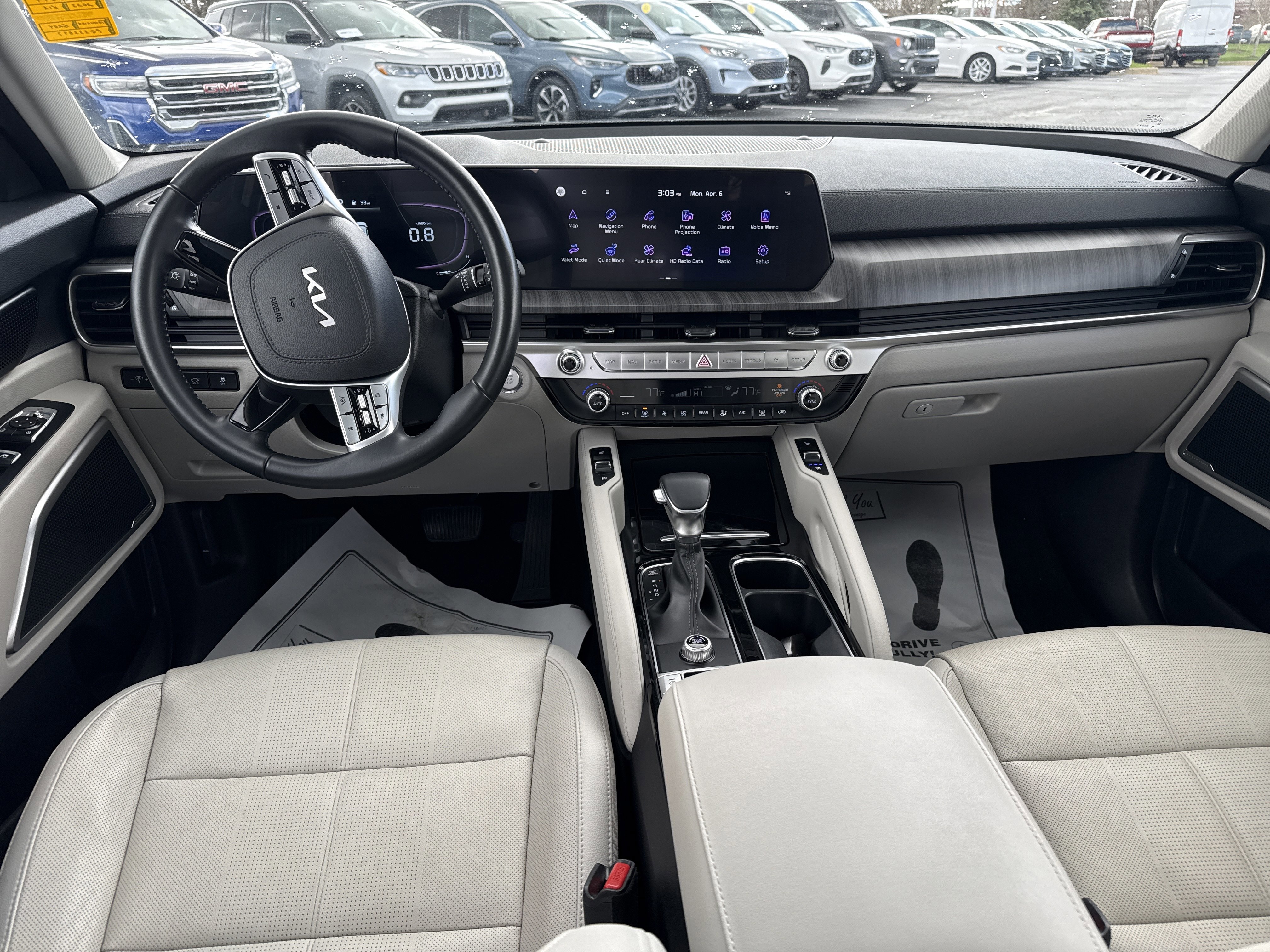 Used 2023 Kia Telluride FWD image 16