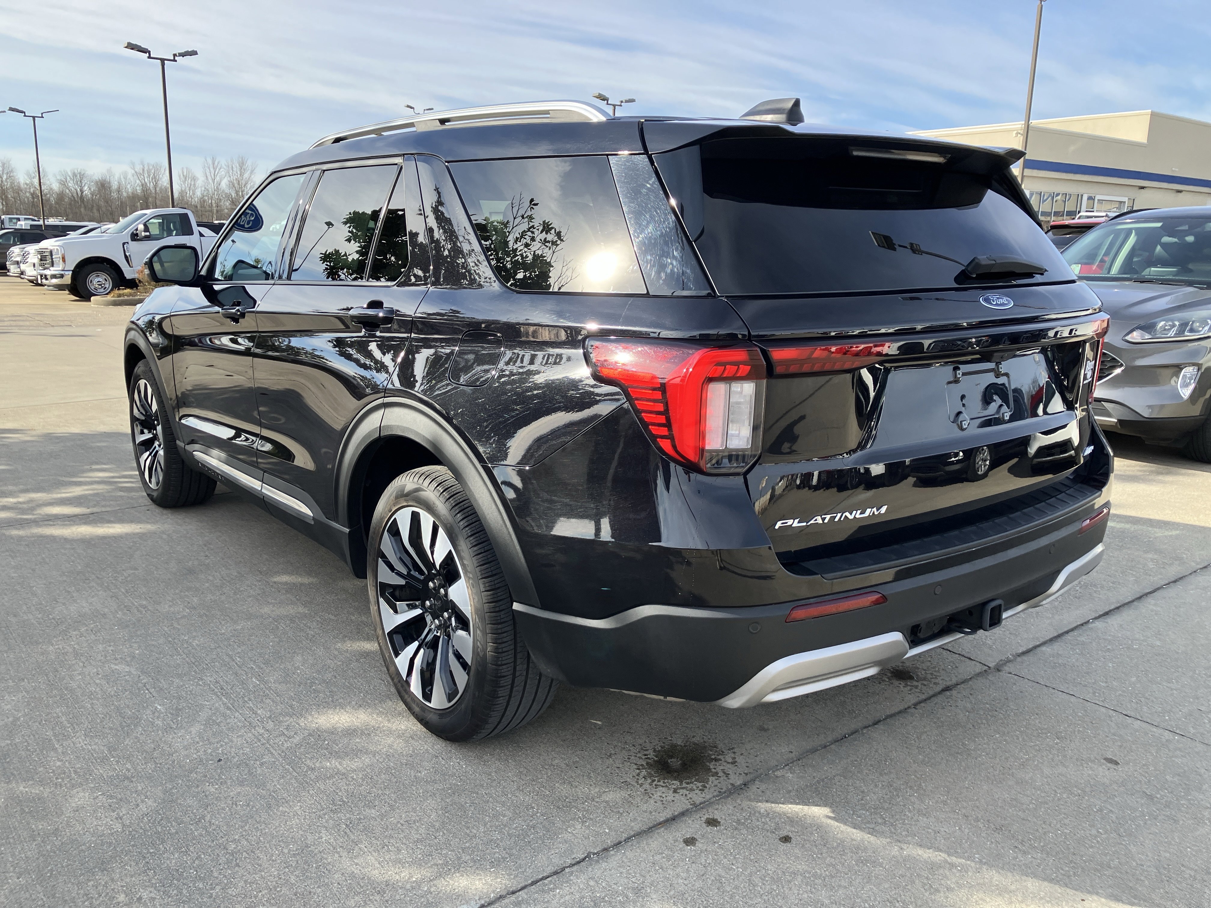 Certified 2025 Ford Explorer Platinum w/ LUX Leather Package image 3