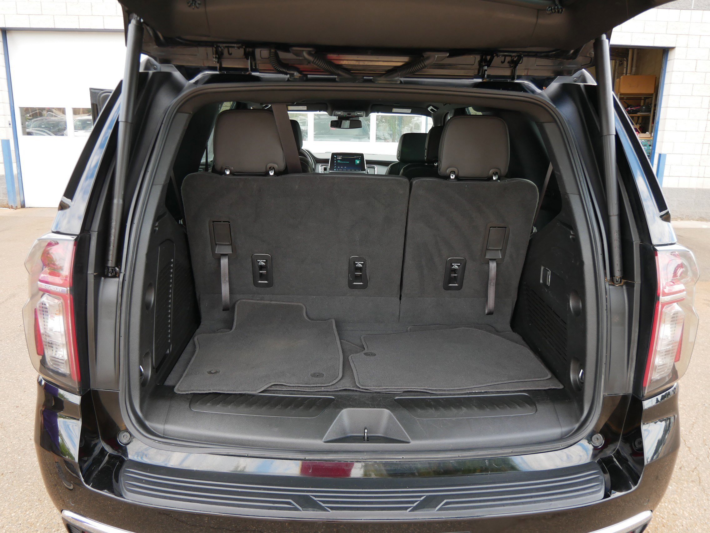Used 2023 Chevrolet Tahoe LT image 18