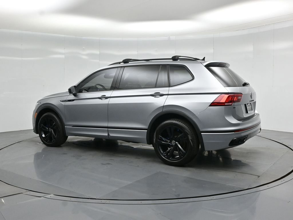 Used 2023 Volkswagen Tiguan SE R-Line FWD image 16