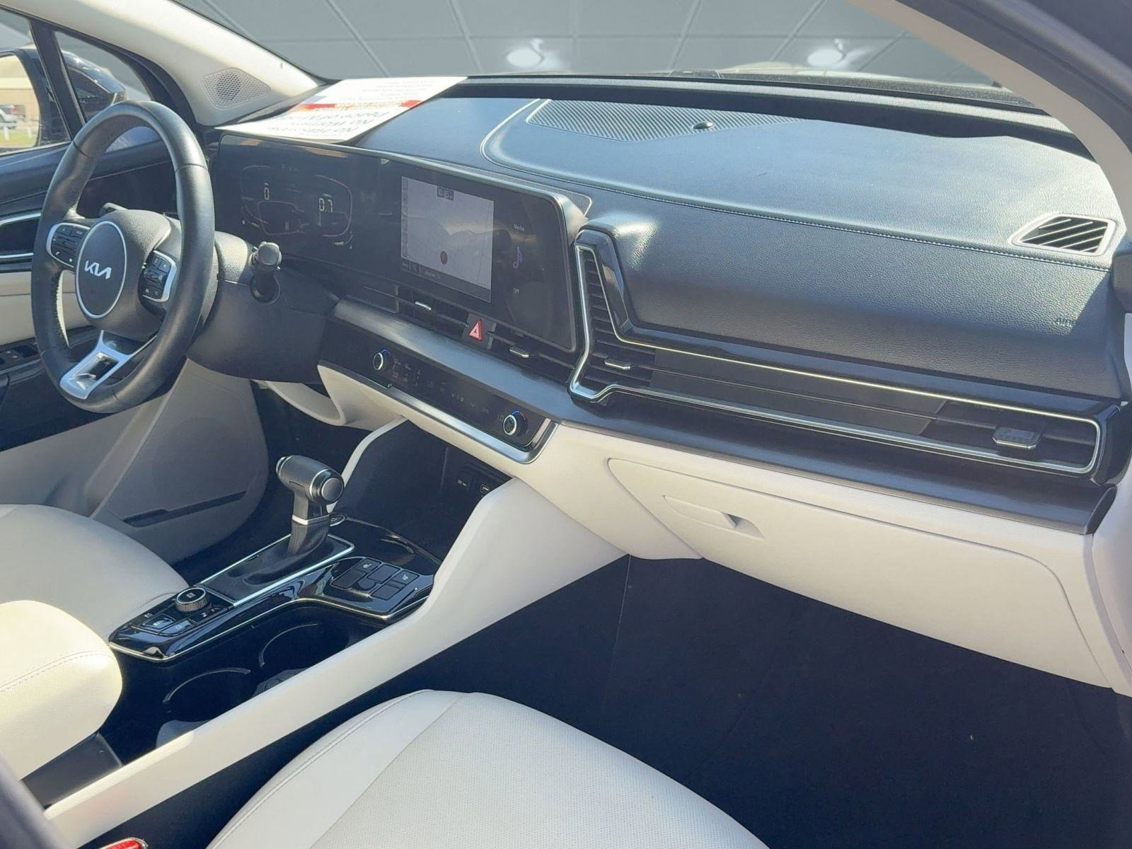 Used 2024 Kia Sportage EX image 29