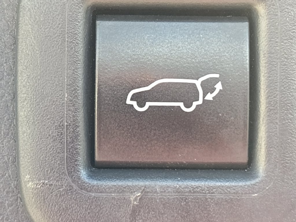 Used 2021 Toyota Highlander XLE AWD/4WD image 29