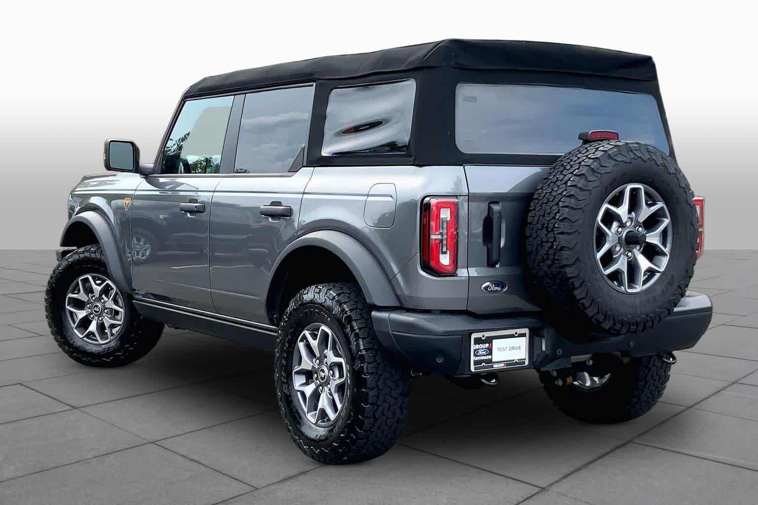 Certified 2024 Ford Bronco Badlands AWD/4WD image 12