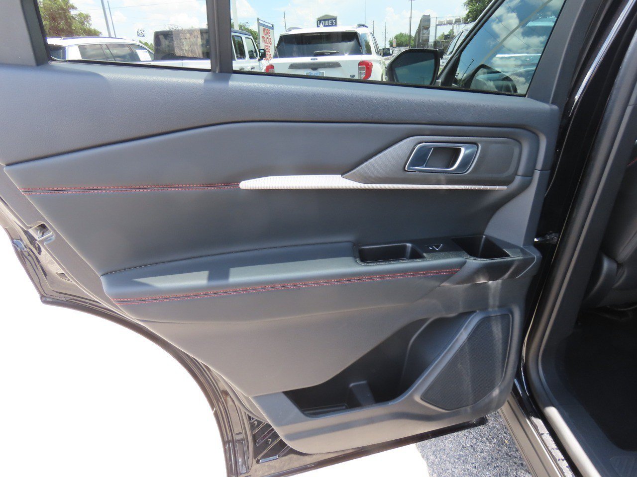 Certified 2025 Ford Explorer ST-Line AWD/4WD image 20