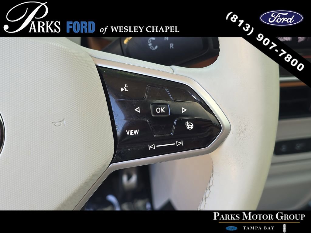 Used 2025 Volkswagen ID. Buzz 1st Edition AWD/4WD image 32