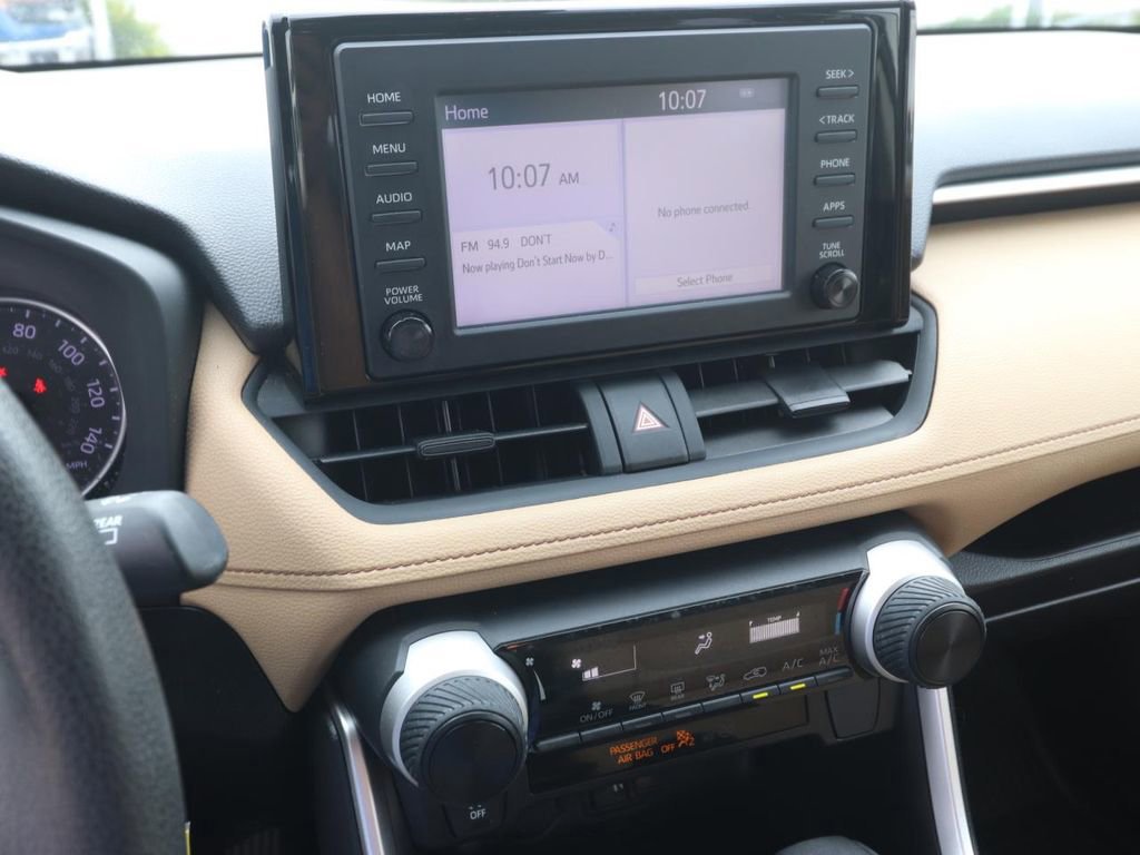 Used 2019 Toyota RAV4 LE image 20