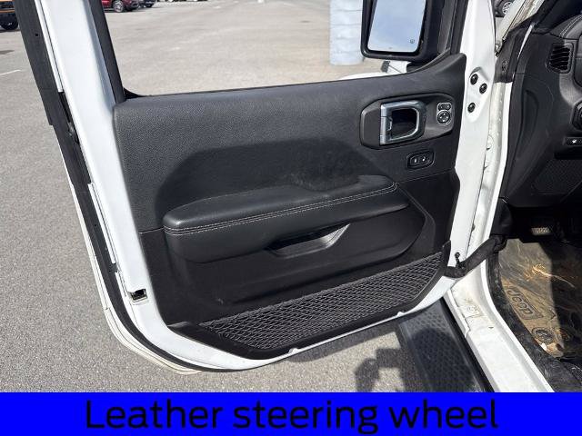 Used 2022 Jeep Wrangler Unlimited Sahara AWD/4WD image 14